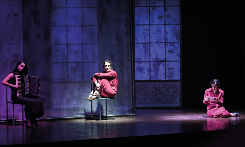 1200×1200 Hitler 11