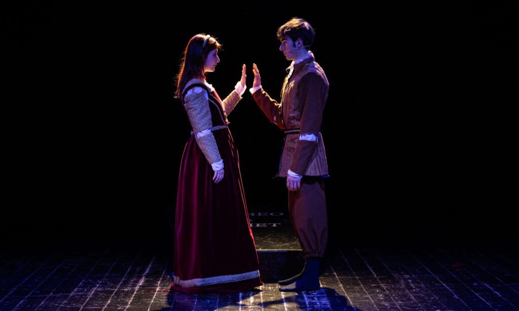 1200×1200 Edu RomeoJuliet 13