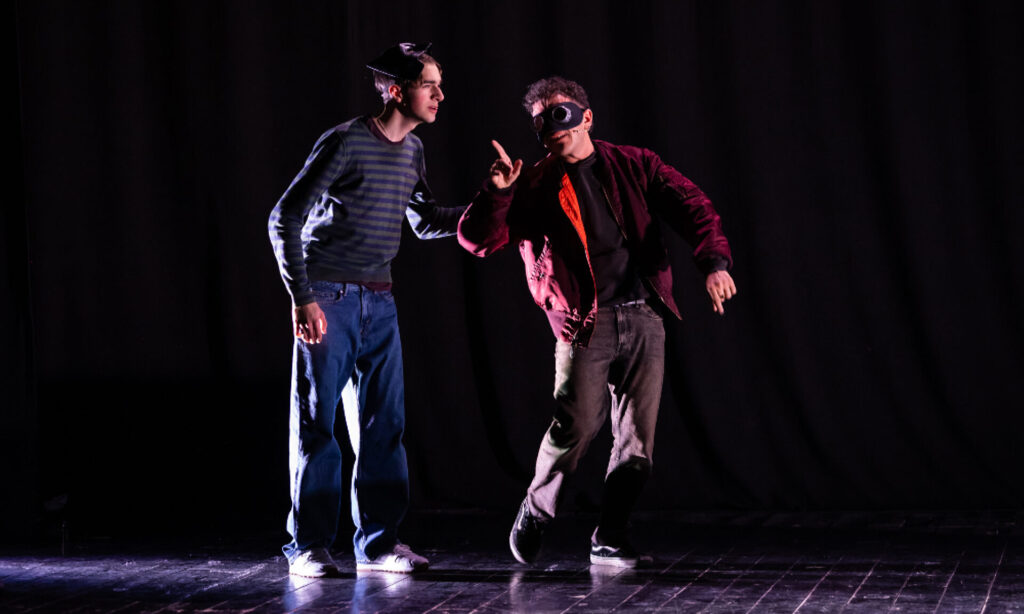 1200×1200 Edu RomeoJuliet 3